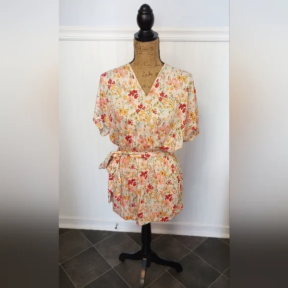 NEW SHORE Willow Romper in Muddled Bloom Size Small Boho Vacation Cottagecore - Picture 4 of 16